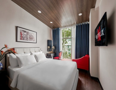 CN6 - Phòng VIP có ban công hướng phố