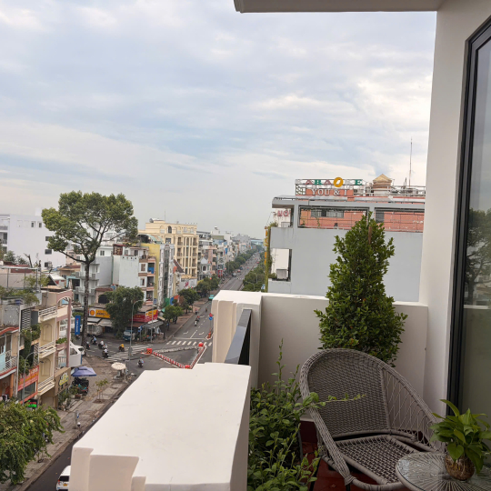 CN10 - VIP with balcony